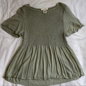 Ribbed sage green flowy shirt